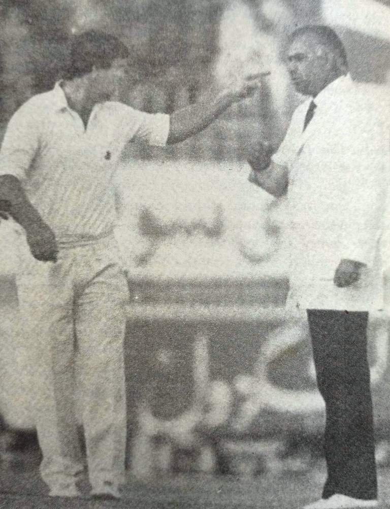 Mike Gatting Pointing out Finger towards Shakoor Rana.