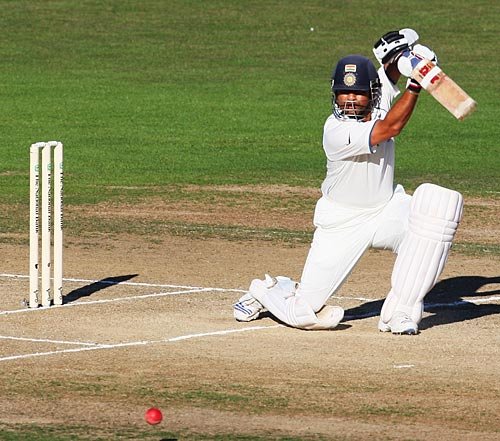 Sachin Tendulkar drives, New Zealand v India, 2nd Test, Napier, 4th day, March 29, 2009
