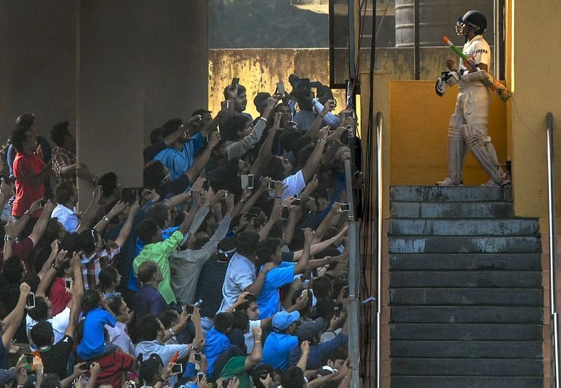 Sachin Tendulkar prepares to walk out for his final Test innings, Mumbai, November 5th 2013