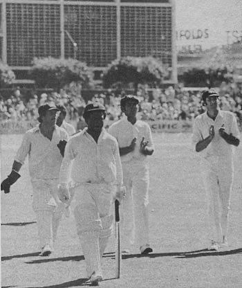 Roy Fredricks 169 not out walking for the tea. note the generous applause from the Australian fielders one of which can see is Rick Mccosker