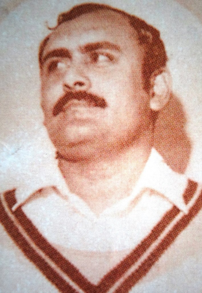 Pakistani batsman Saleem Pervez is born on September 9, 1947 in Amristar Punjab India. 