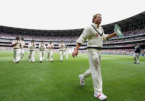 Shane Warne leads Australia from the field after claiming his 700th Test wicket, Australia v Engl