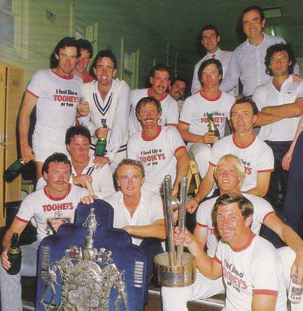 Imran took 9 wickets in the final. Other guys in this photo include Bob Simpson, Geoff Lawson, Tony Dodemaide, Greg Mathews, Steve Rixon