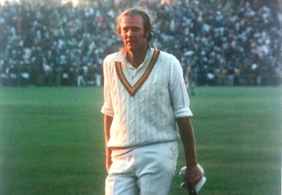 Tony Greig wasn't quiet very often, but after batting all day at Eden Gardens in January 1977 I suspect this absolutely shattered looking Greigy just wanted to put his feet up when he got back into the dressing room
