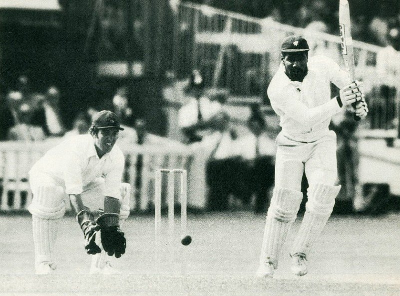 Sir Viv Richards wonderful player off his legs, he effortlessly puts quick bowlers away to the fence or over it anywhere between backward square and mid-wicket, relying greatly on his wonderful eye.