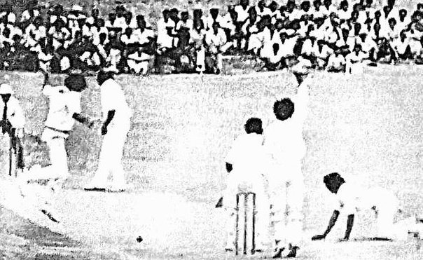 Pakistan in Sri Lanka 1975 - Roy Dias, Sri Lanka Middle Order batsman survives a confident lbw appeal by Skipper Intikhab Alam, Wicket Keeper Wasim Bari and Javed Miandad whilst Zahir Abbas scrambles for the ball in the second Test. 