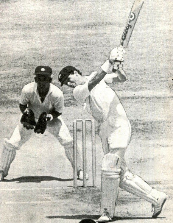Dean Jones completed his remarkable 210 in the 1st Test v India at Madras in what was to be a tied Test. Jones was chronically dehydrated and in the extreme heat urinated involuntarily and vomited.