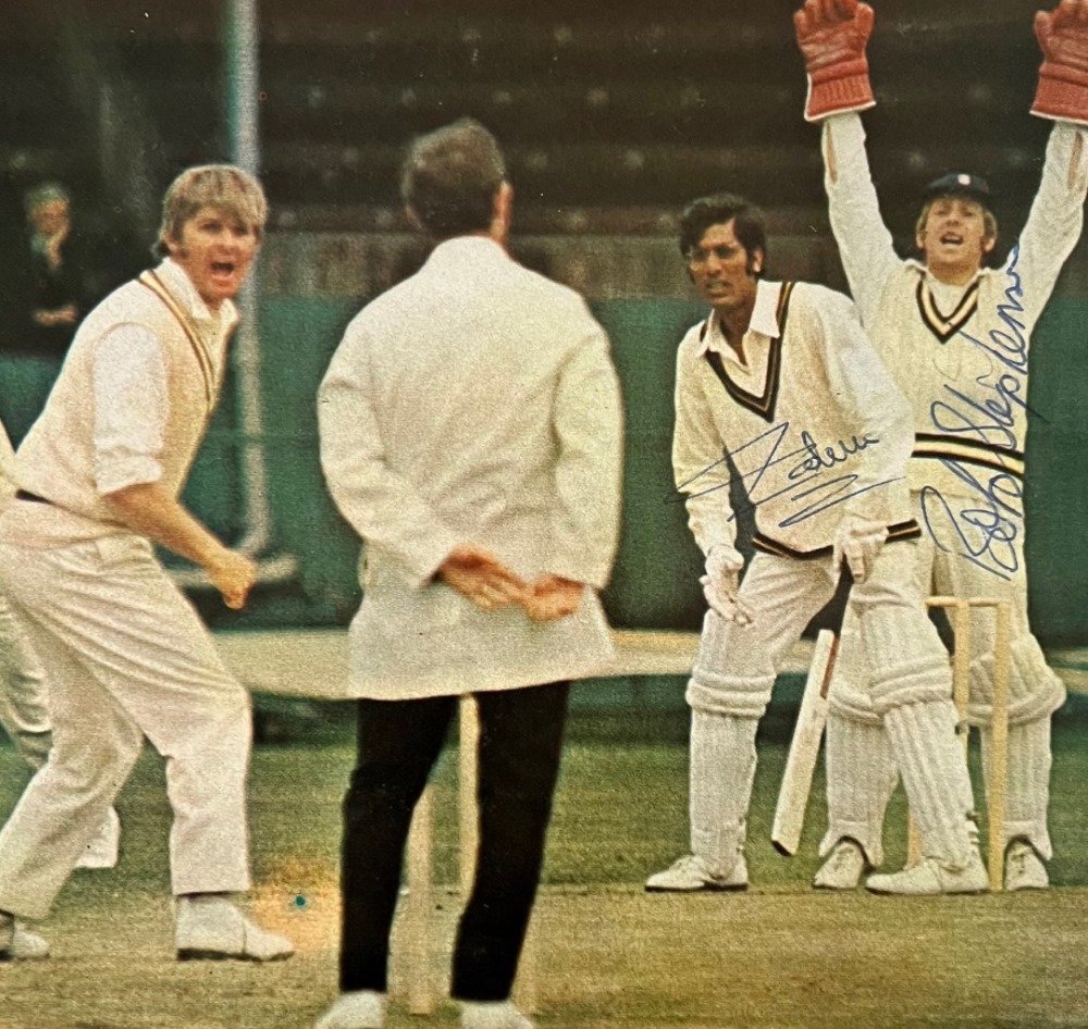 Zaheer Abbas & Bob Stephenson The bowler is Trevor Jesty, the umpire is almost certainly David Constant.